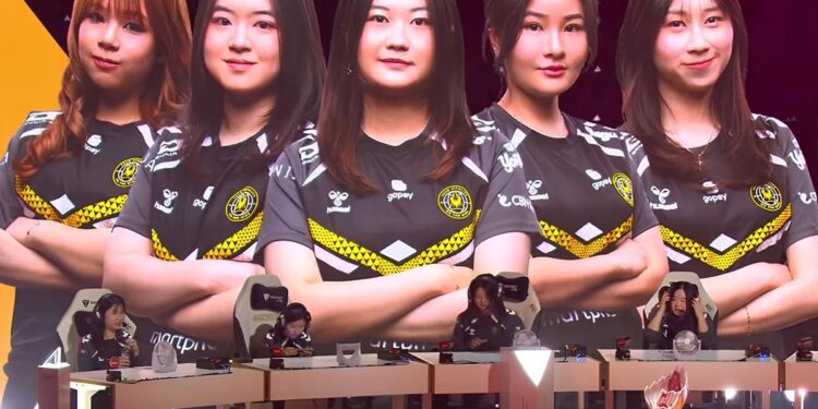 Team Falcons Raih Gelar Juara Turnamen EWC 2025