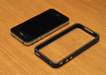Apple Bakal Rilis Lagi “Bumper Case” Ikonik, Khusus untuk iPhone 17 Air yang Super Tipis!