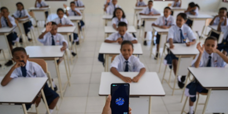 Kemkomdigi Genjot Internet dan Komunikasi Digital untuk Dukung Sekolah Rakyat Presiden Prabowo