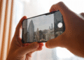 iPhone 17: Layar Tanpa Kedipan? Apple Kasih Solusi Gila Buat Kamu yang Sensitif!
