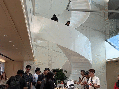 Rahasia AI Honor Meledak di Toko Pintar Shenzhen!