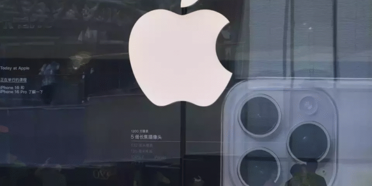 Apple dan Google Cabut Aplikasi Pelacak Petugas Imigrasi, Bikin Heboh!