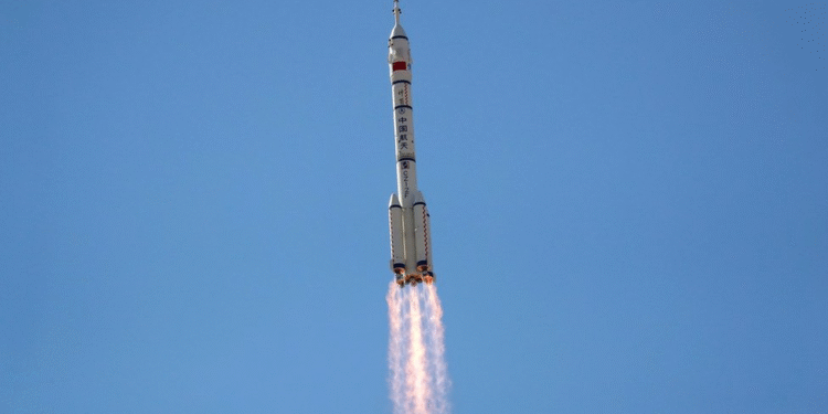 China Bikin Rekor: Tikus ‘Astronaut’ di Shenzhou-21!