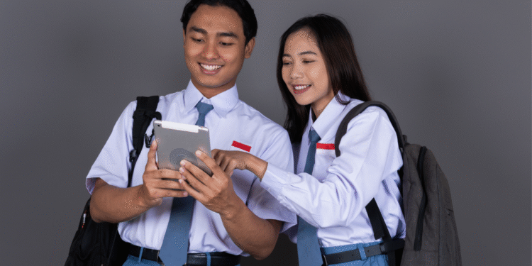 Ikuti Jejak Singapura, DKI Larang Penggunaan Smartphone di Sekolah