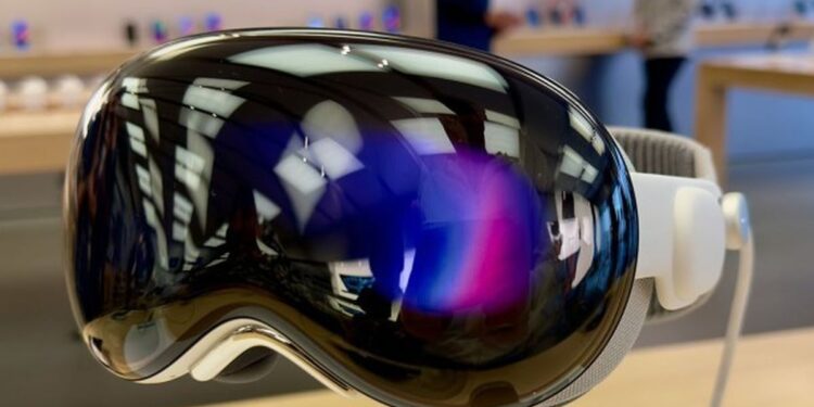 Apple Pangkas Produksi Vision Pro, Headset VR Rp 58 Juta Ini Ternyata Sepi Peminat
