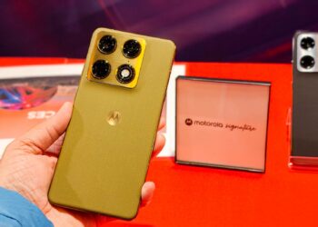 Ponsel Tangguh dengan Layar 165 Hz, Sehebat Apa Motorola Signature yang Baru Dirilis?