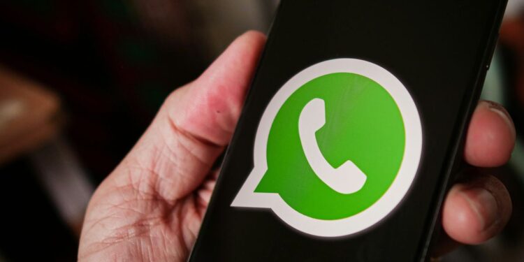 Segera Cek Pengaturan WA! Bug Ini Izinkan Hacker Serang Anda Hanya Lewat Undangan Grup