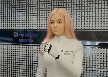 Luar Biasa! Robot China Ini Tampak seperti Manusia Sungguhan