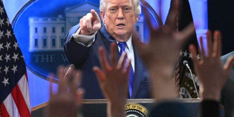 Peluncuran Aplikasi The White House oleh Trump Diiringi Kritik Soal Keamanan Data