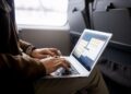 Laptop Harus Dikeluarkan Saat Pemeriksaan Bandara? Simak Penjelasan Logisnya Sekarang