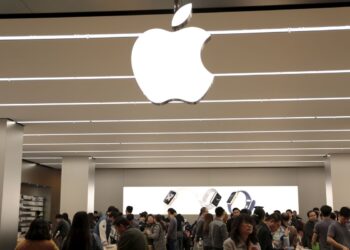 Apple Naikkan Harga MacBook dan iPad, Kekhawatiran Pelemahan Permintaan Tekan Saham Hingga 5,3 Persen