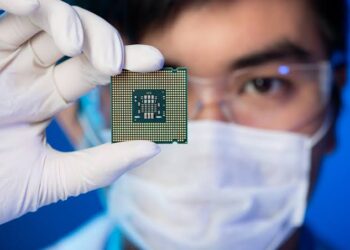 Inovasi Material Baru Ini Bikin Usia Chip Memori Melonjak 100 Kali Lipat!