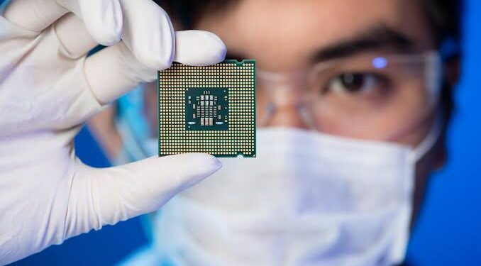 Inovasi Material Baru Ini Bikin Usia Chip Memori Melonjak 100 Kali Lipat!