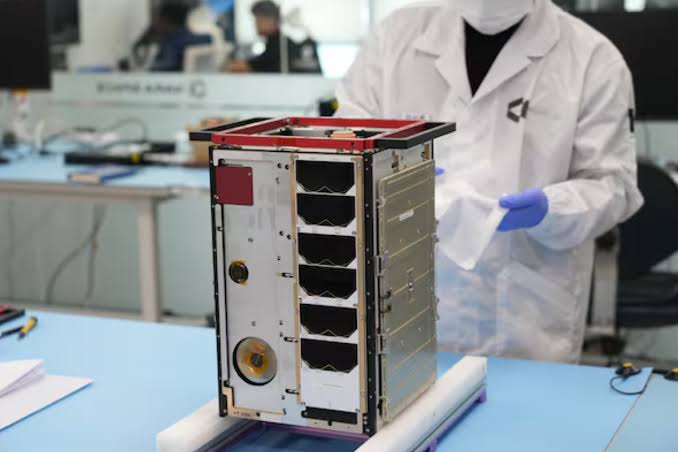 SK Hynix Terbangkan Chip Memori 