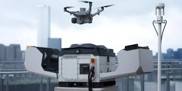 Solusi Operasional Tanpa Henti, DJI Dock 4 Punya Fitur Ganti Baterai Kilat